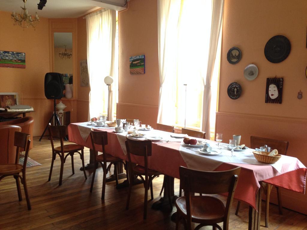 Bed and Breakfast Les Epis D'Or L'Isle-sur-Serein Exterior foto