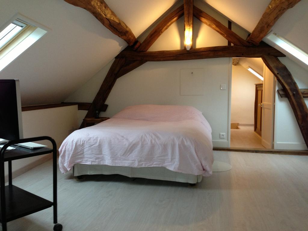 Bed and Breakfast Les Epis D'Or L'Isle-sur-Serein Zimmer foto